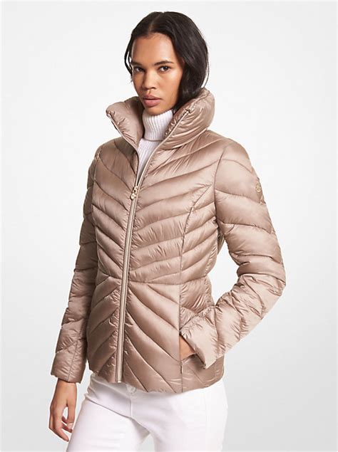 Quilted Nylon Packable Puffer Jacket .